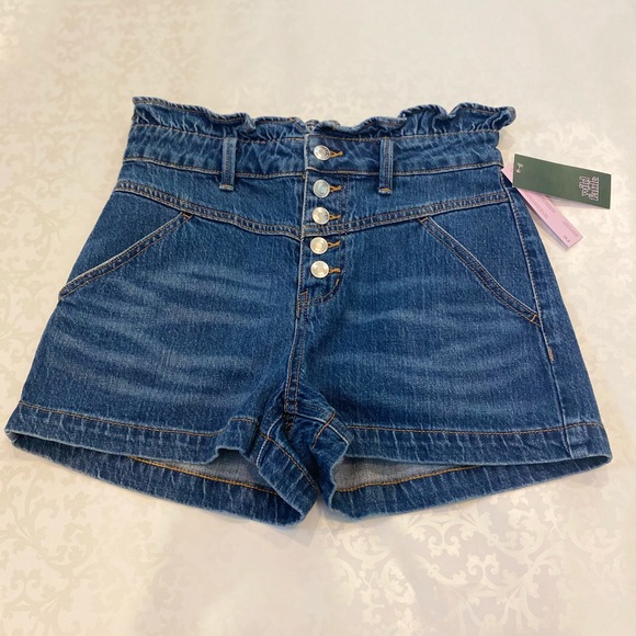 High-Rise, Button Front, Paper Bag Shorts - Picture 2 of 6